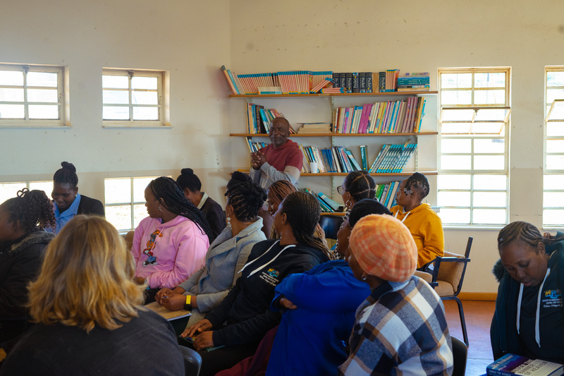 palm grove initiative peacebuilding project service